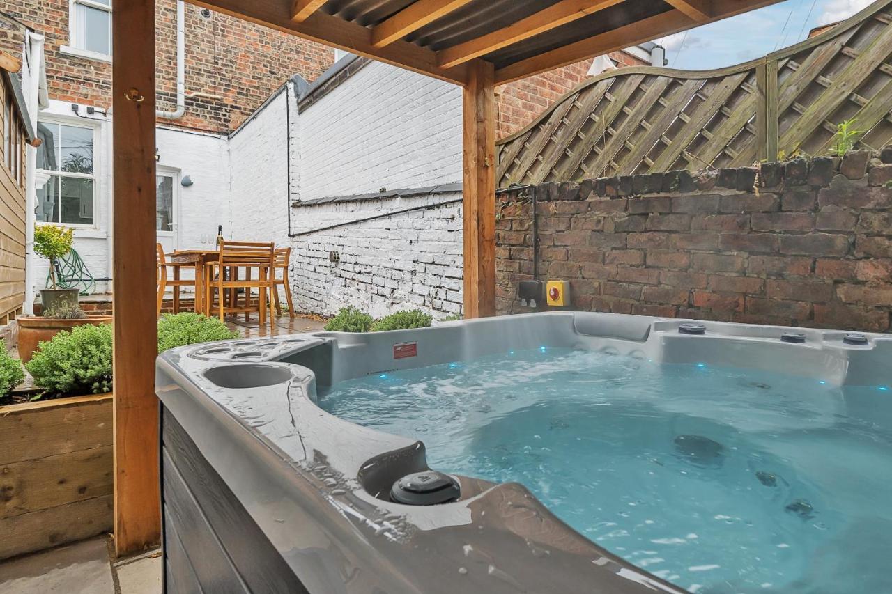 The Little Domus - Modern With Hot Tub Rumah liburan York